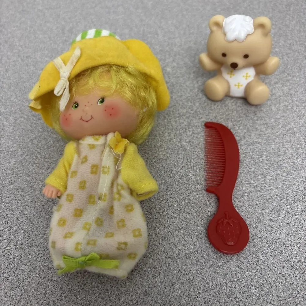 Vintage 1980’s Kenner Strawberry Shortcake BUTTER COOKIE doll with JELLY BEAR